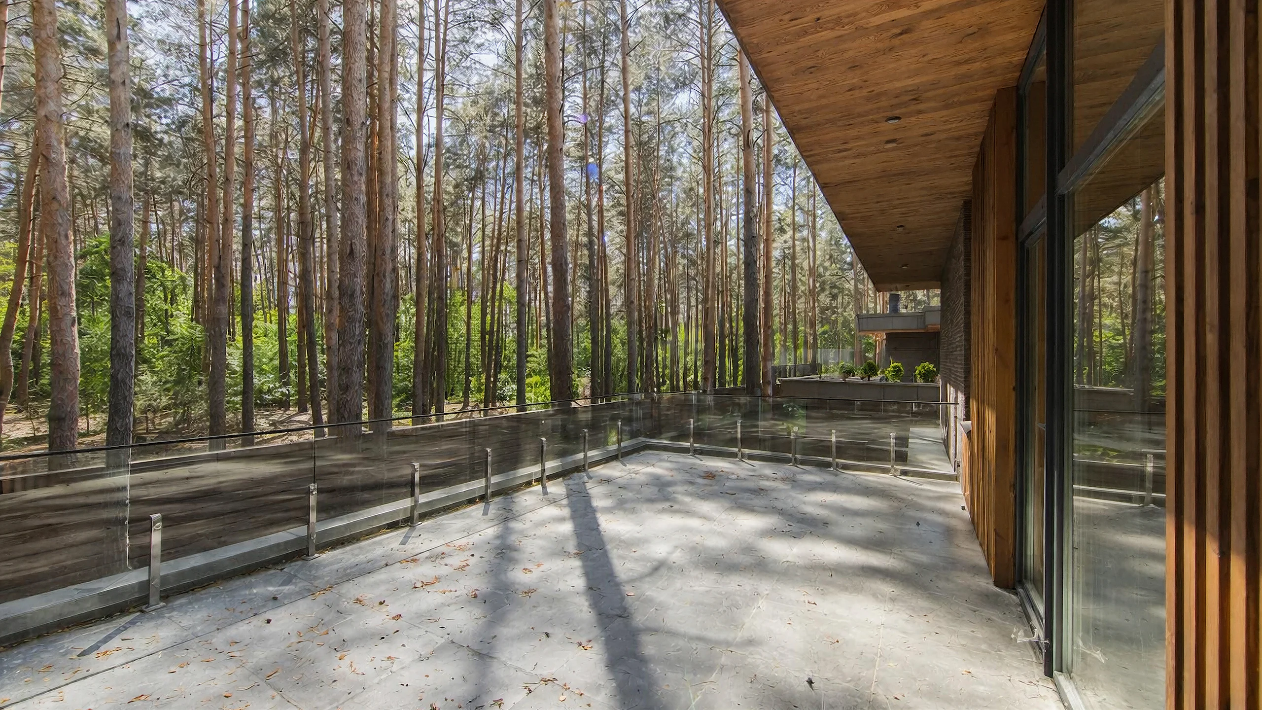 Построенный каменный дом 264 м² с аккуратной отделкой фасада