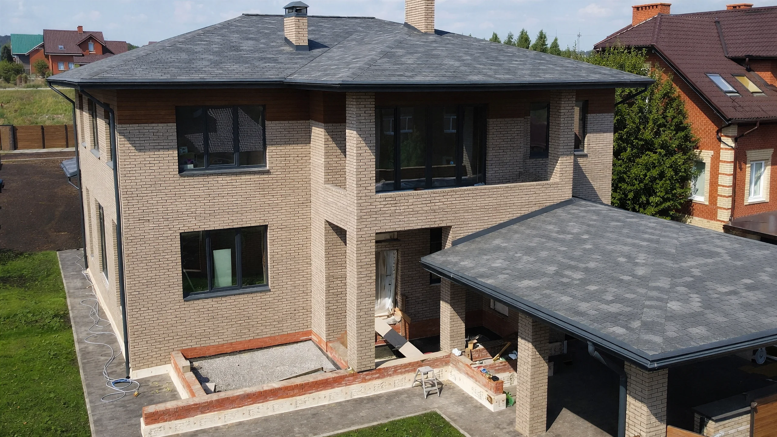 Загородный дом с панорамным фасадом