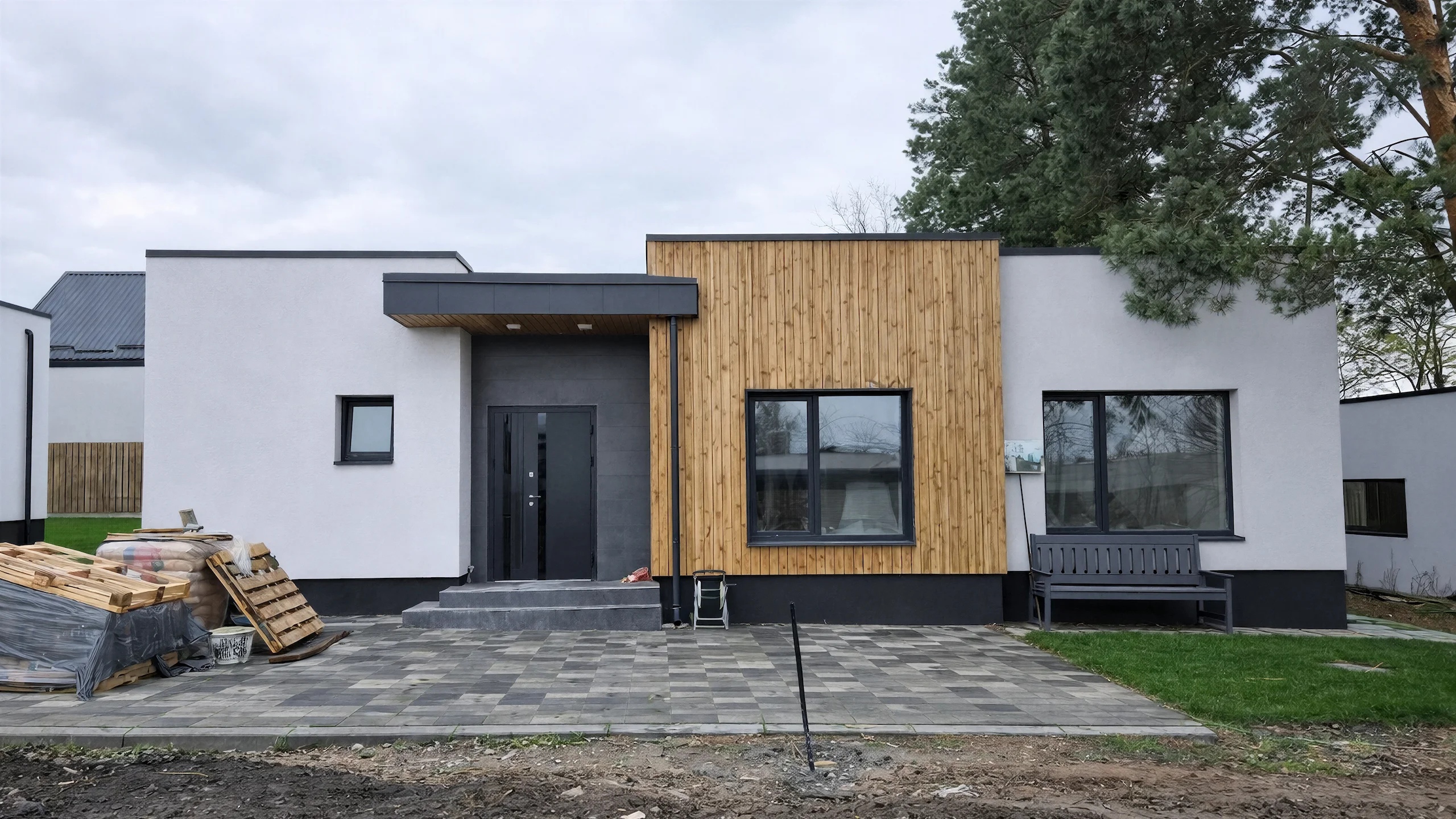 Загородный дом с панорамным фасадом